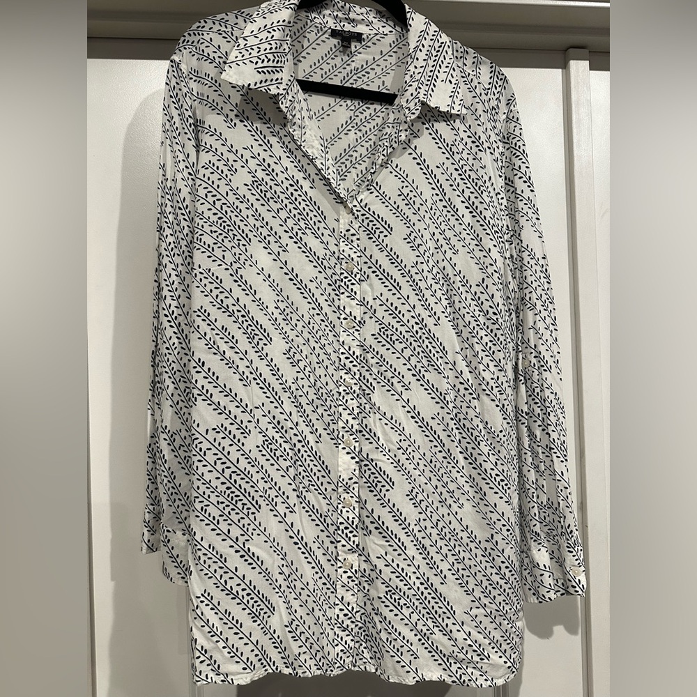 Talbots White and Blue Patterned Button-Up Shirt